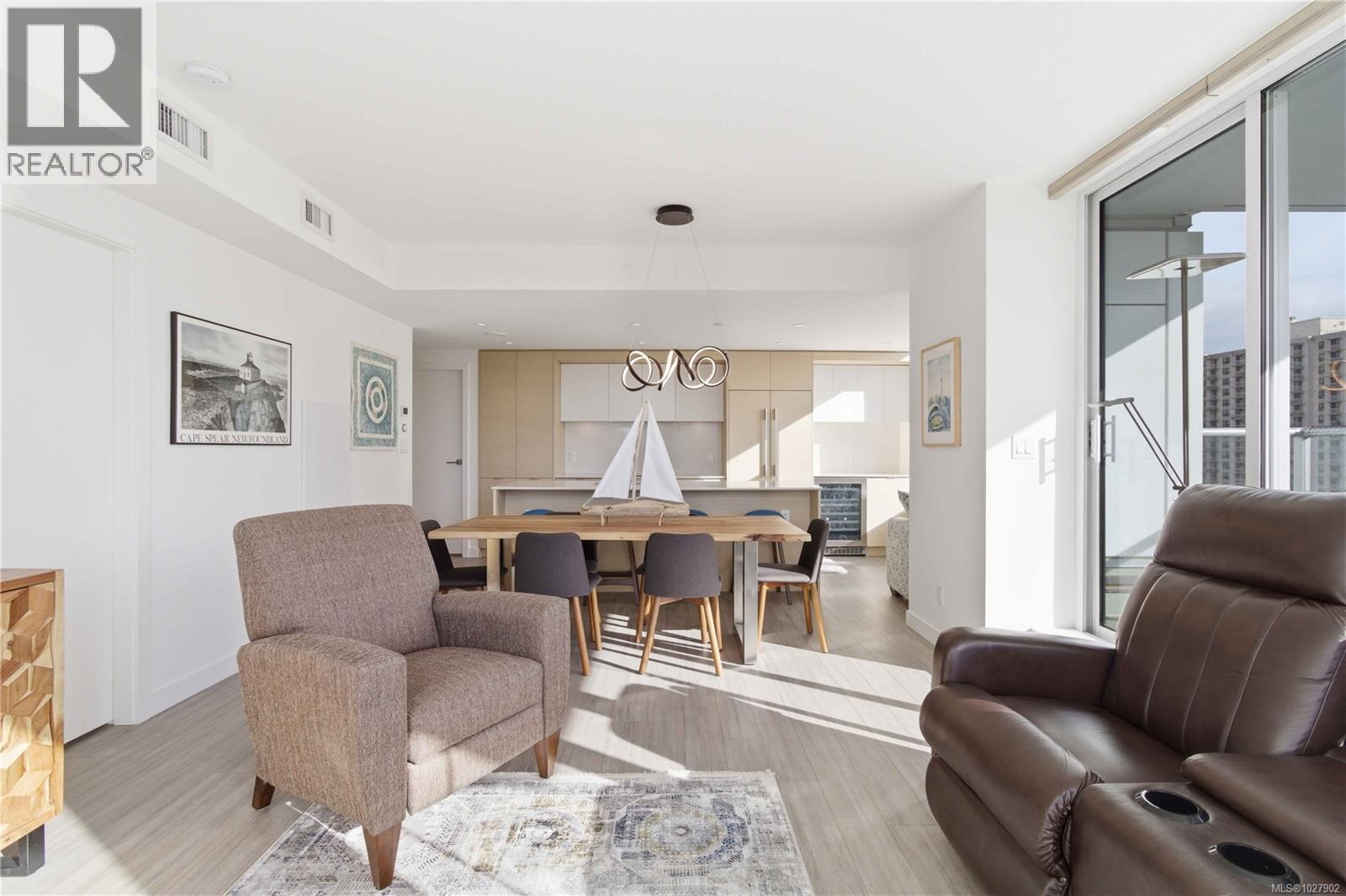 1001 848 Yates Street, Victoria