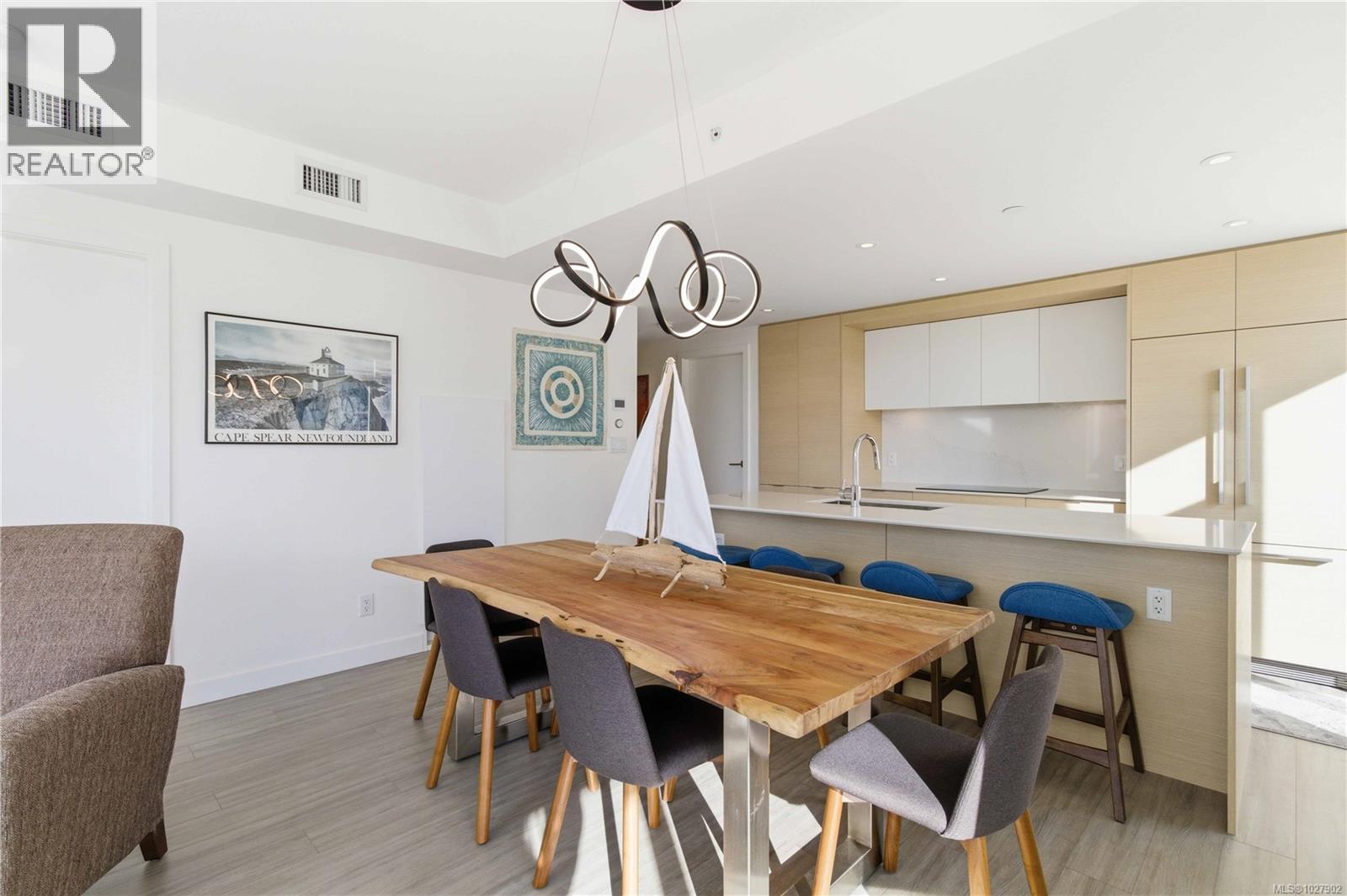 1001 848 Yates Street, Victoria