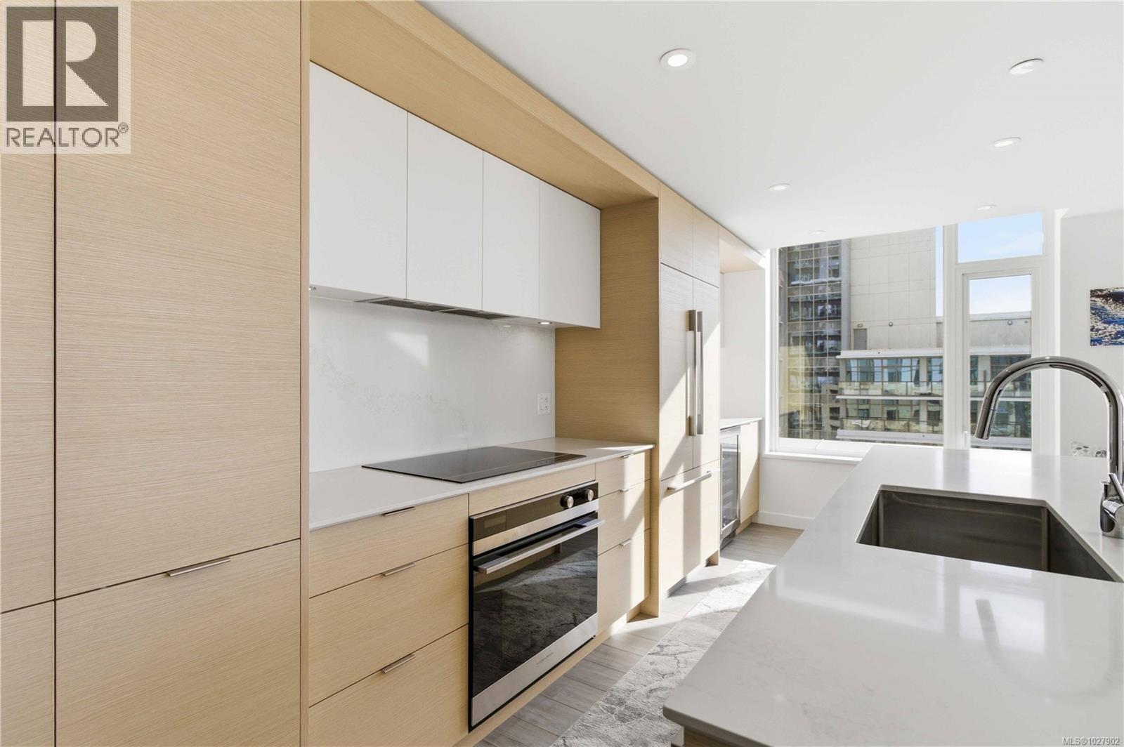 1001 848 Yates Street, Victoria