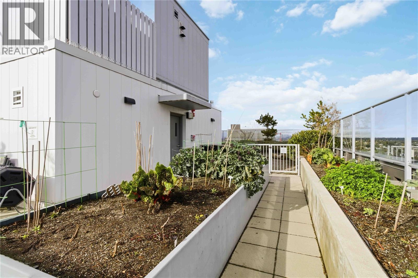 1001 848 Yates Street, Victoria