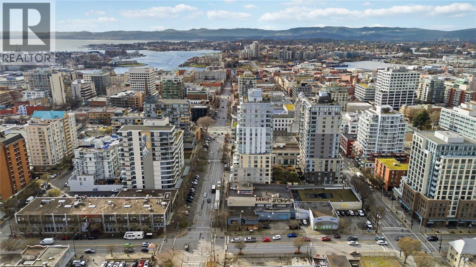 1001 848 Yates Street, Victoria