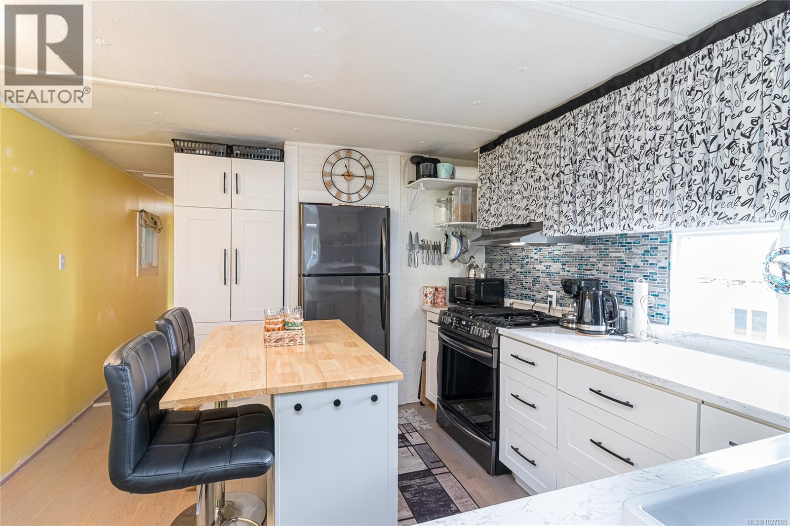 #9 8177 WEST COAST RD - 15