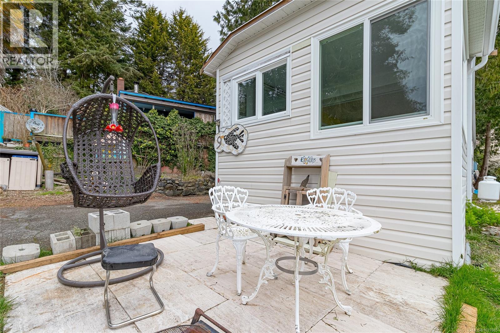 #9 8177 WEST COAST RD - 4