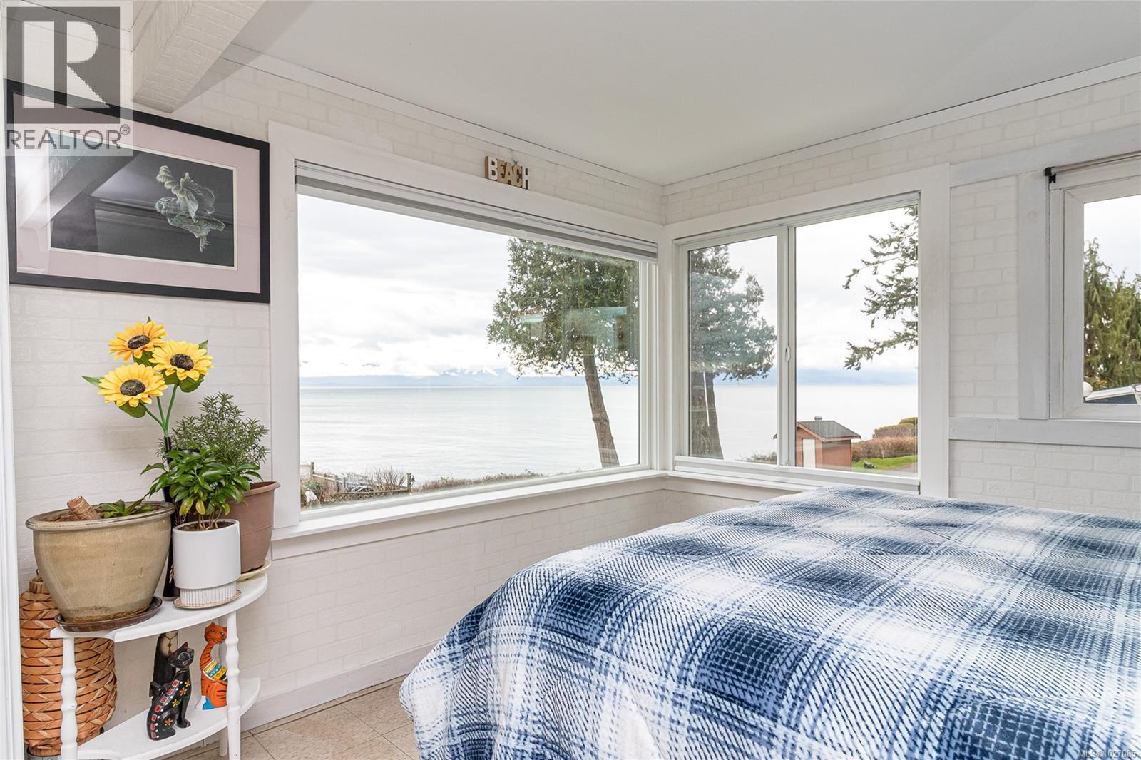 #9 8177 WEST COAST RD - 7