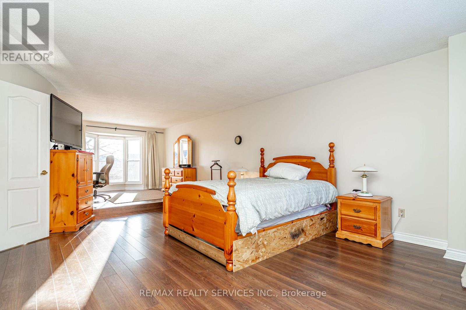 Single Family House for Sale in  LAIDLAW AVENUE Brampton (Westgate) 