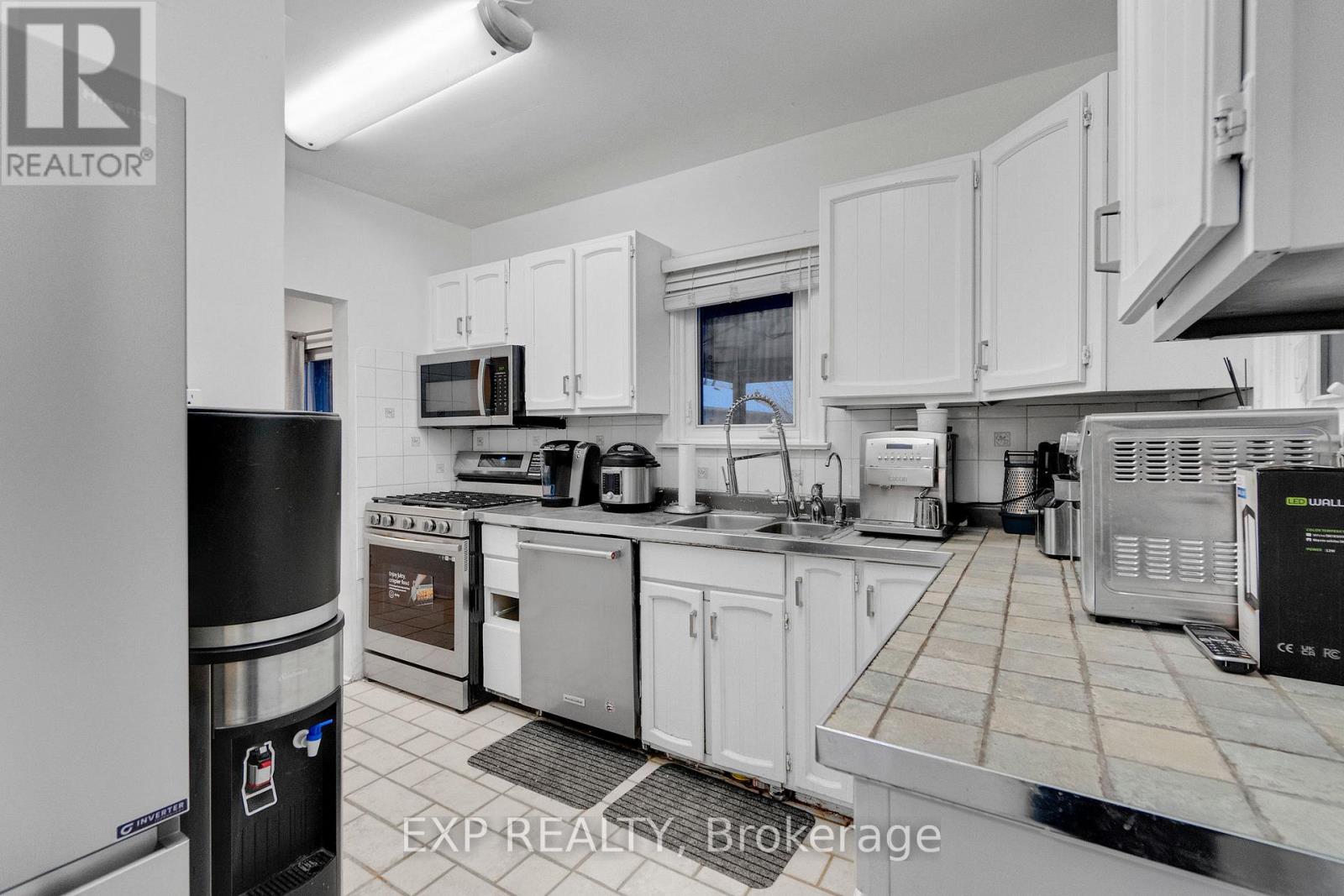1331 ST. JAMES AVENUE - 11
