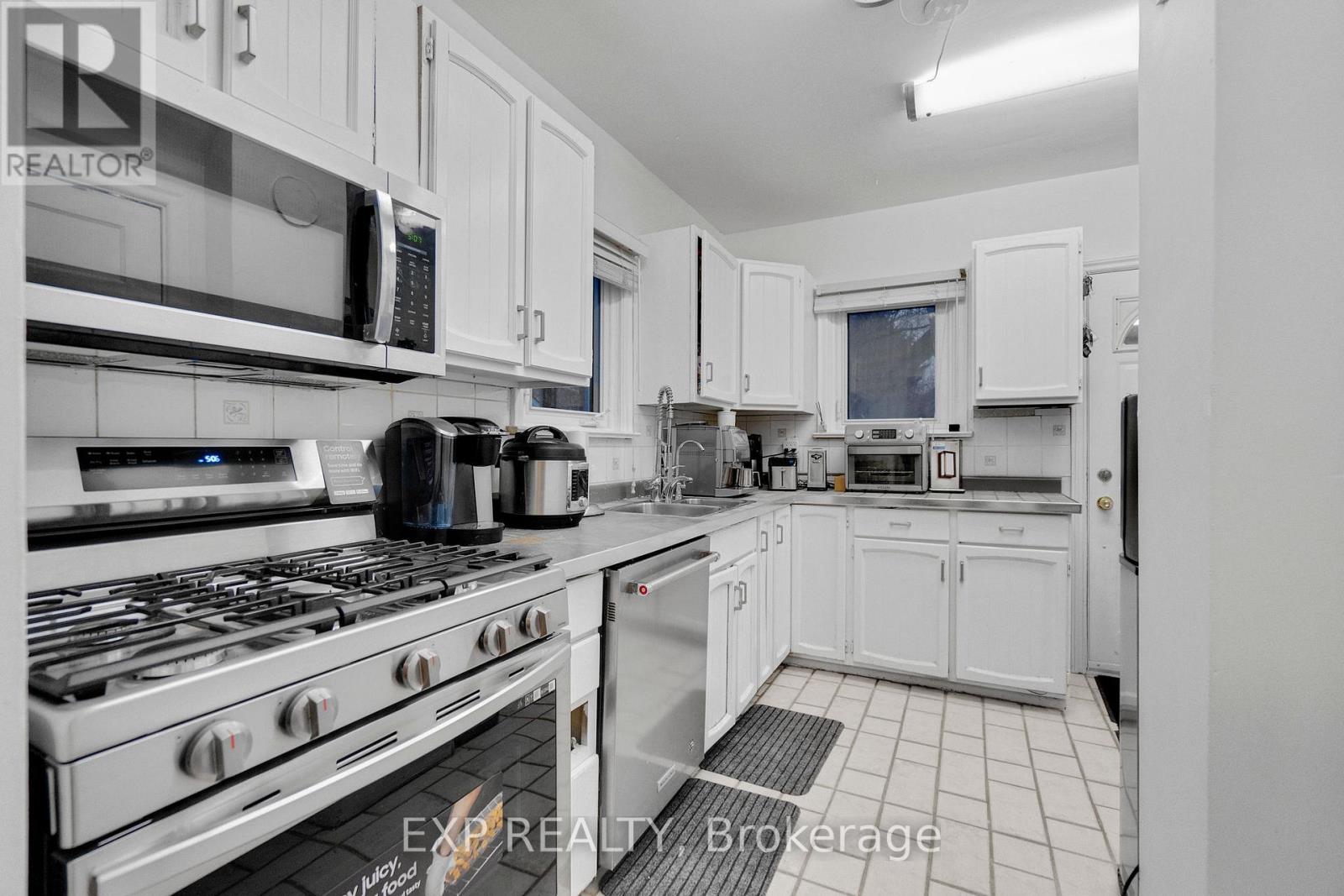 1331 ST. JAMES AVENUE - 12