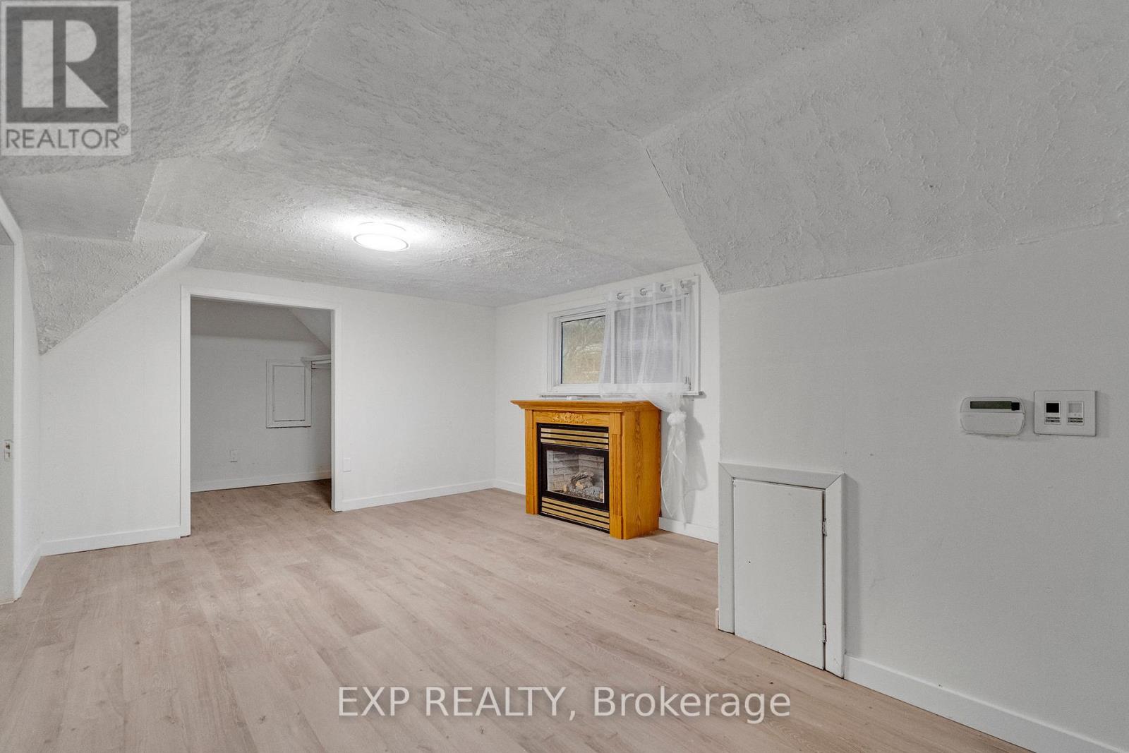 1331 ST. JAMES AVENUE - 33