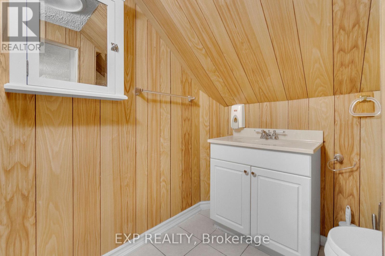 1331 ST. JAMES AVENUE - 35