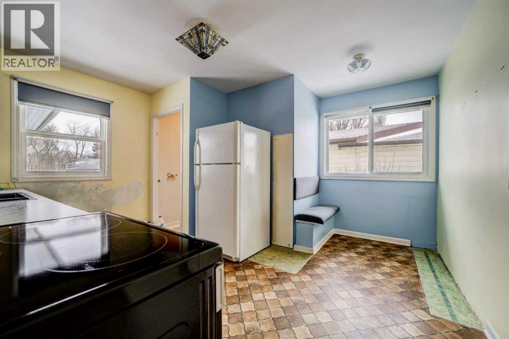 Single Family House Bungalow for Sale in   Street S Glendale Lethbridge 