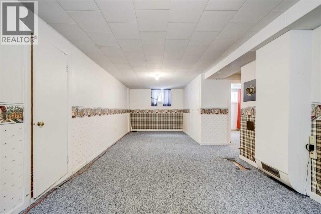 Single Family House Bungalow for Sale in   Street S Glendale Lethbridge 