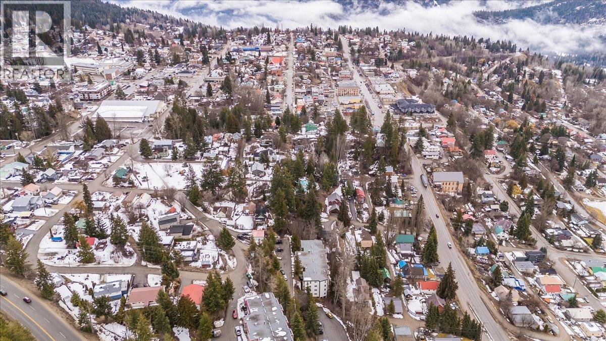 1611 Nickleplate Road Unit# 404, Rossland