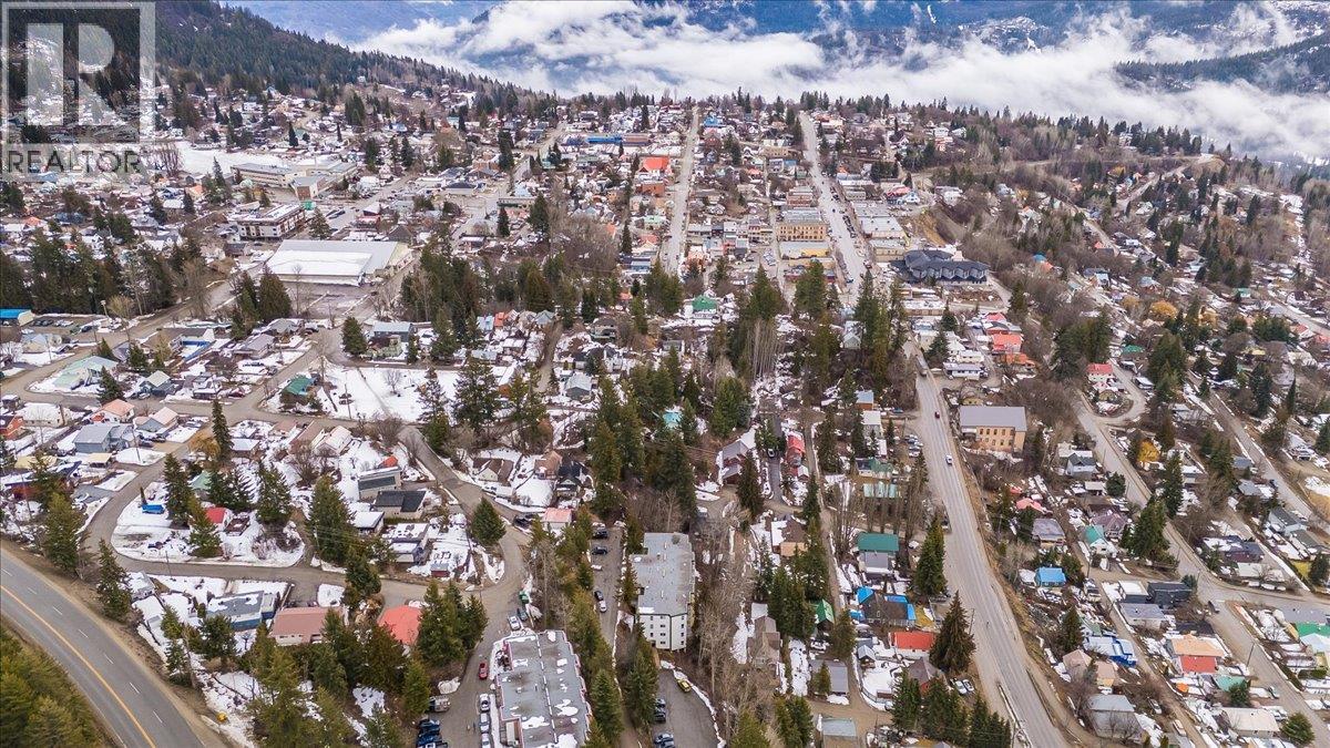 1611 Nickleplate Road Unit# 404, Rossland