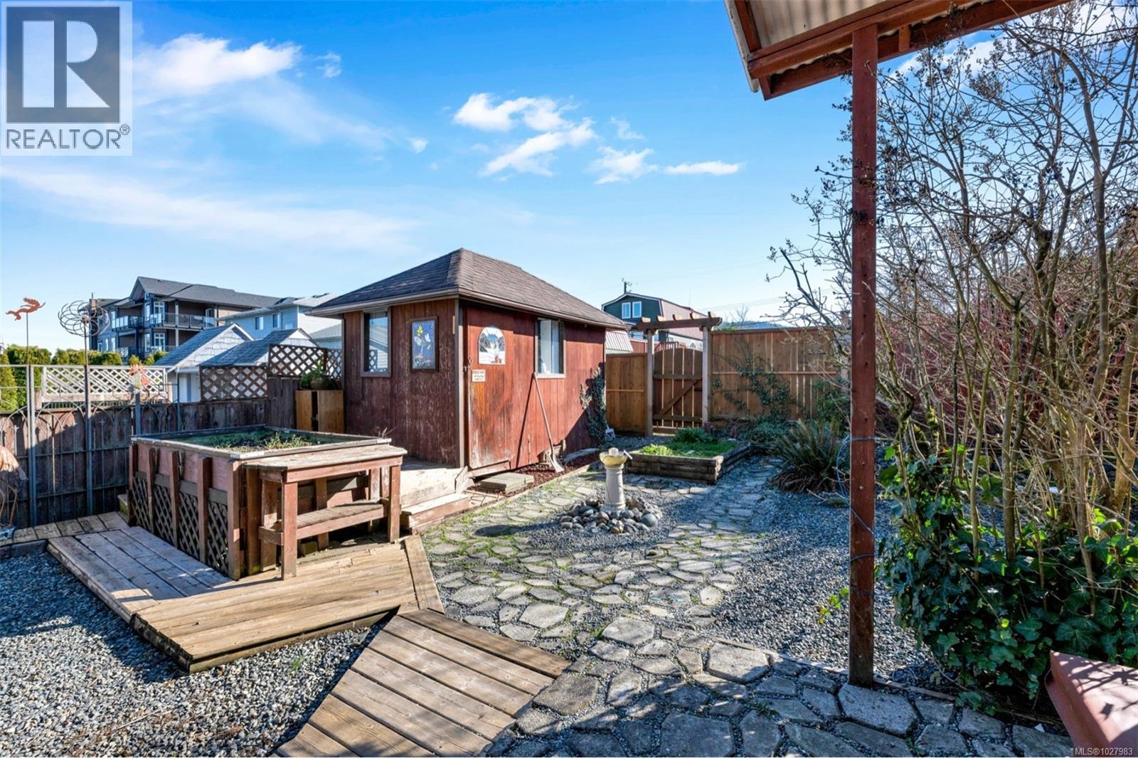 1554 CHAPLIN ST - 11