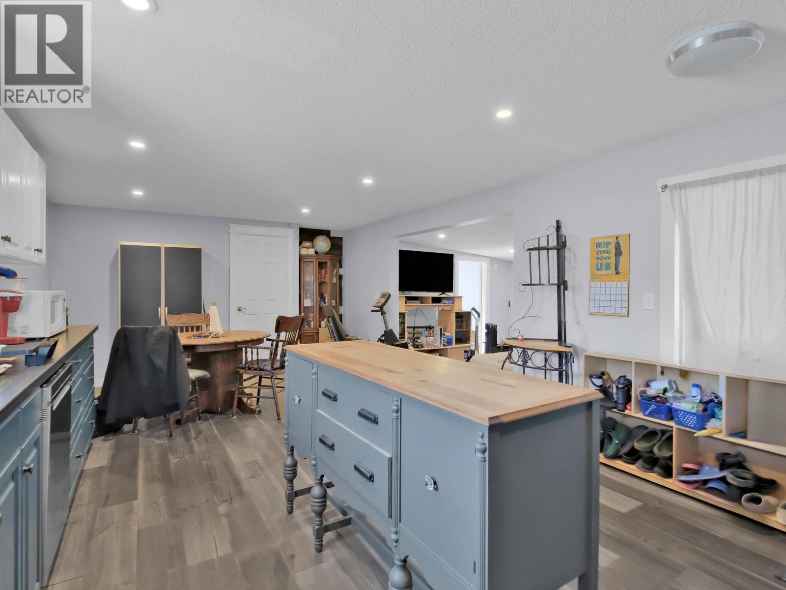 33 3381 Village Green Way, Westbank