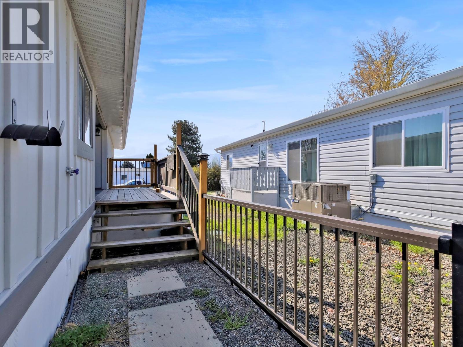 33 3381 Village Green Way, Westbank