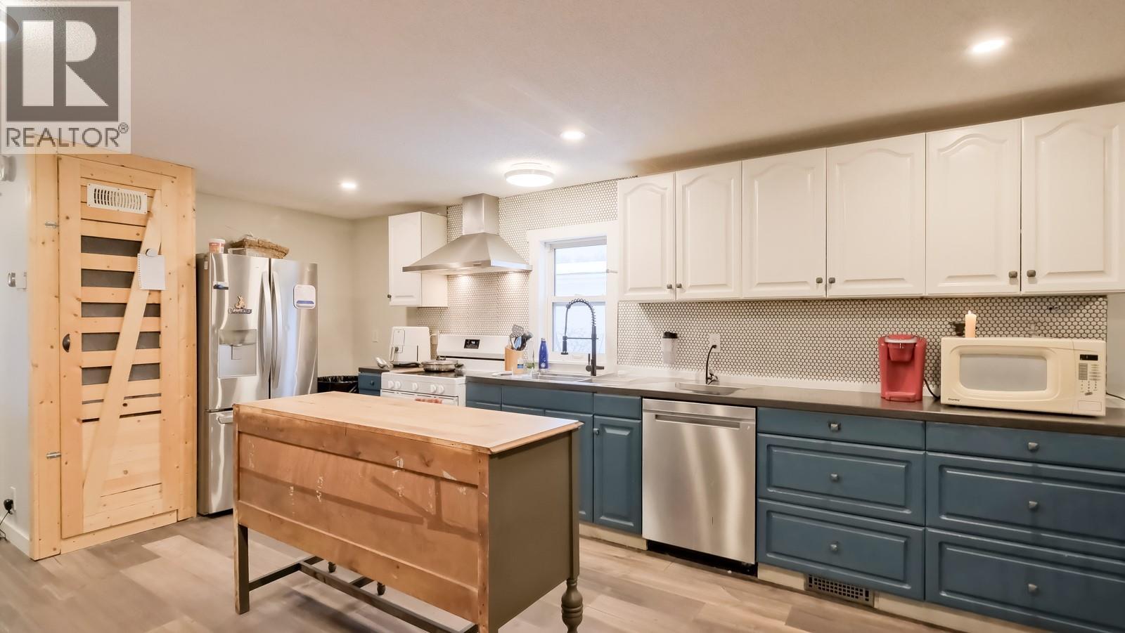 33 3381 Village Green Way, Westbank