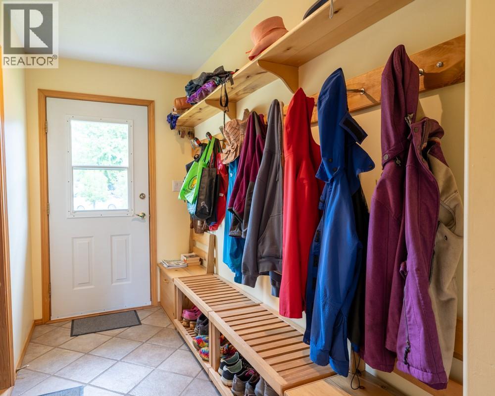 720 2ND Street, Kaslo