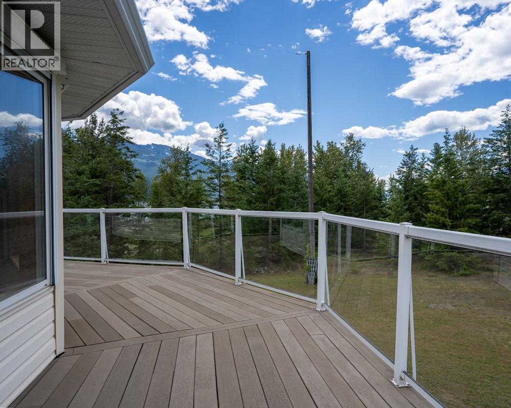 720 2ND Street, Kaslo