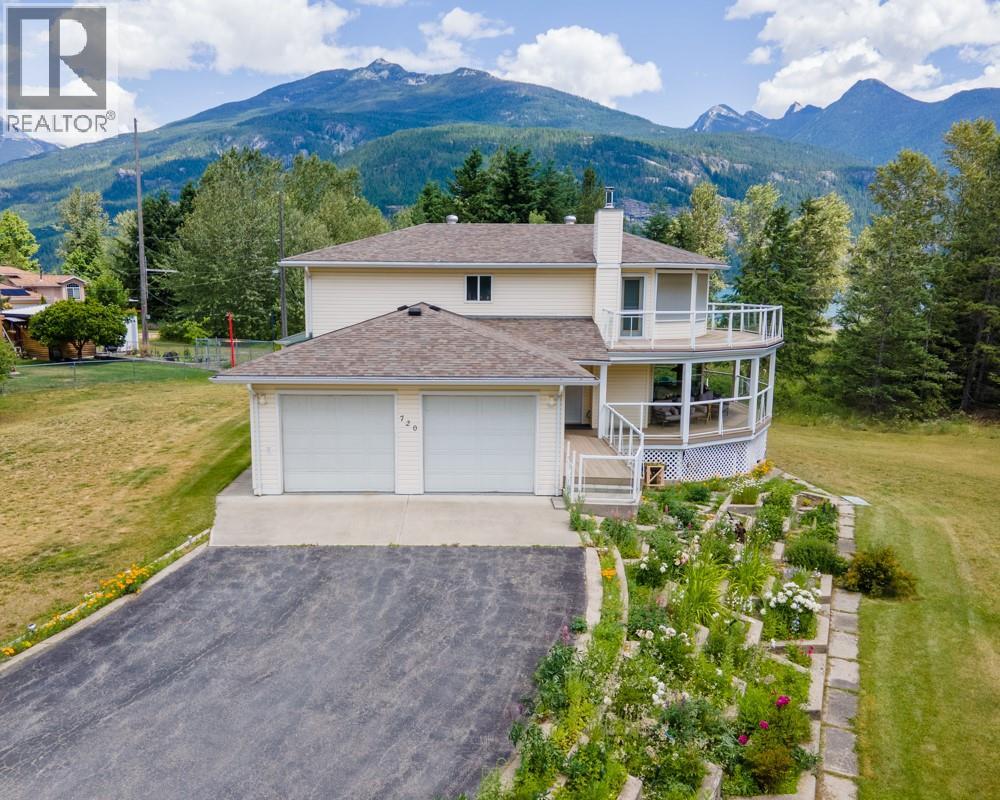720 2ND Street, Kaslo