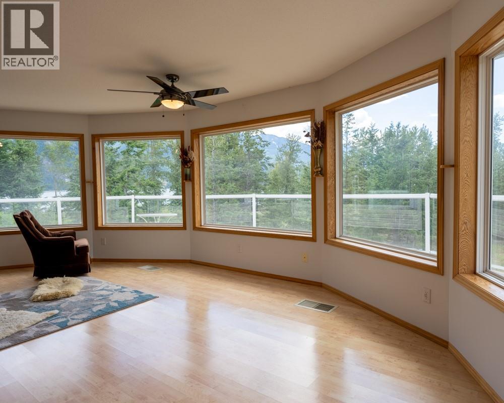 720 2ND Street, Kaslo