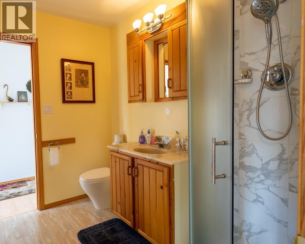 720 2ND Street, Kaslo