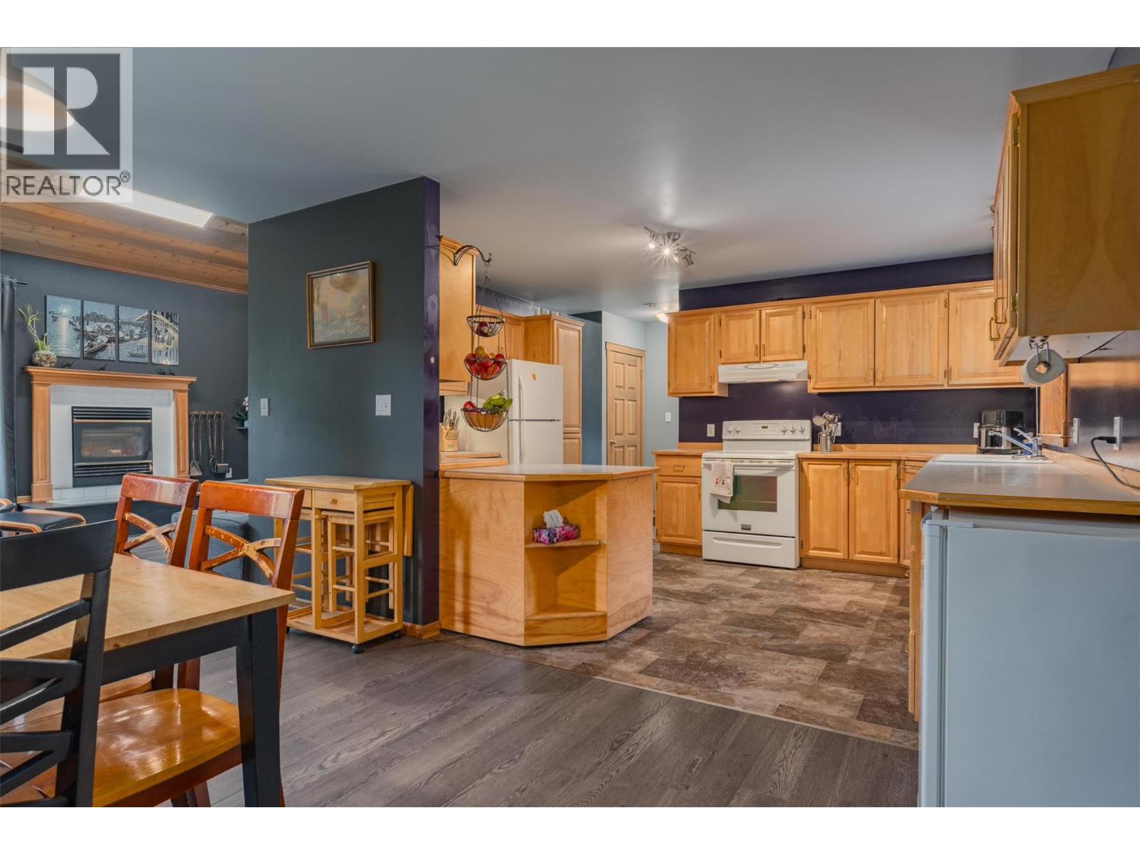 611 7th Street, Kaslo