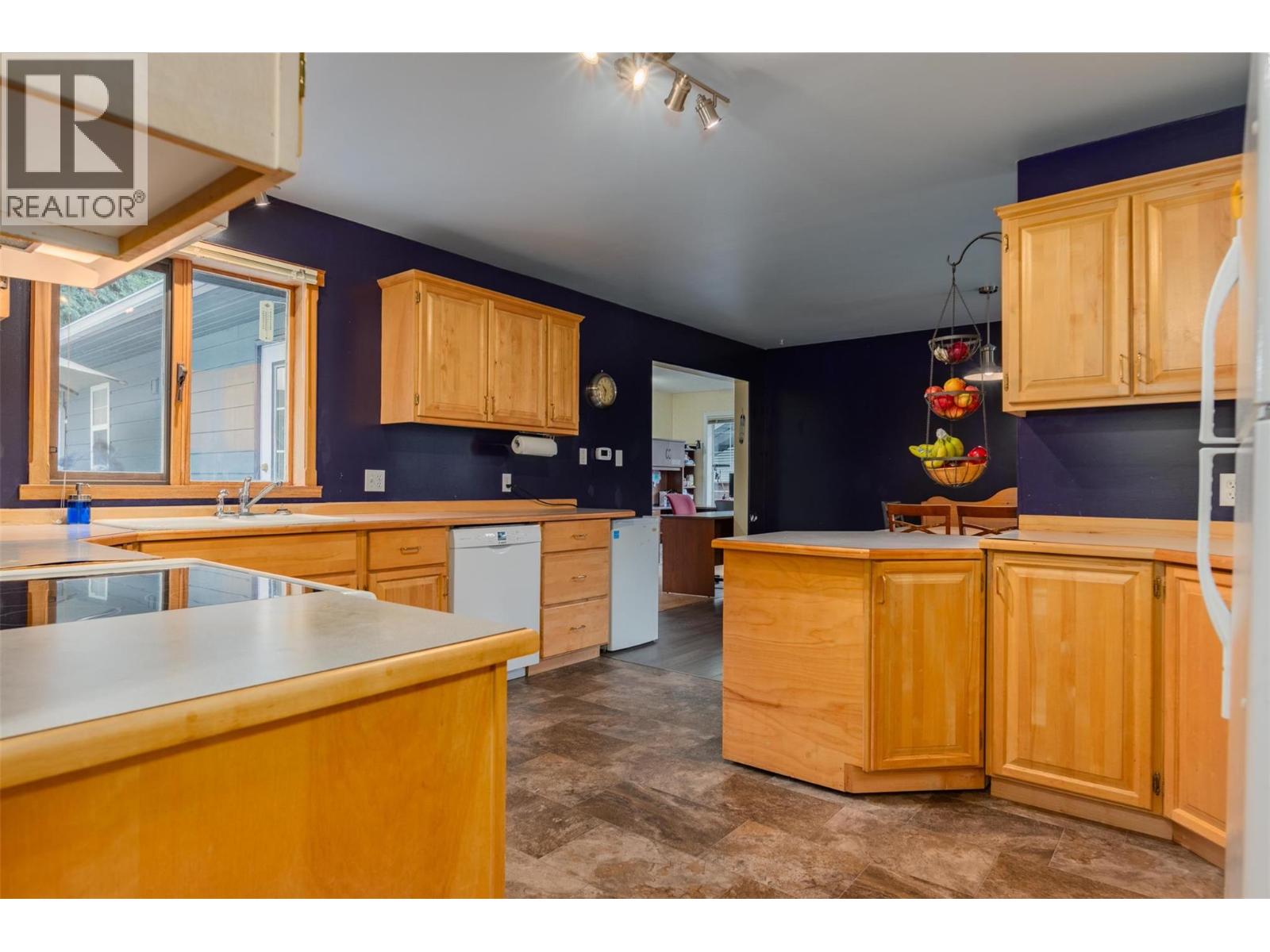 611 7th Street, Kaslo