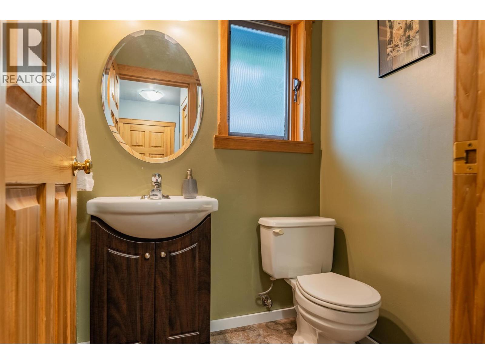 611 7th Street, Kaslo