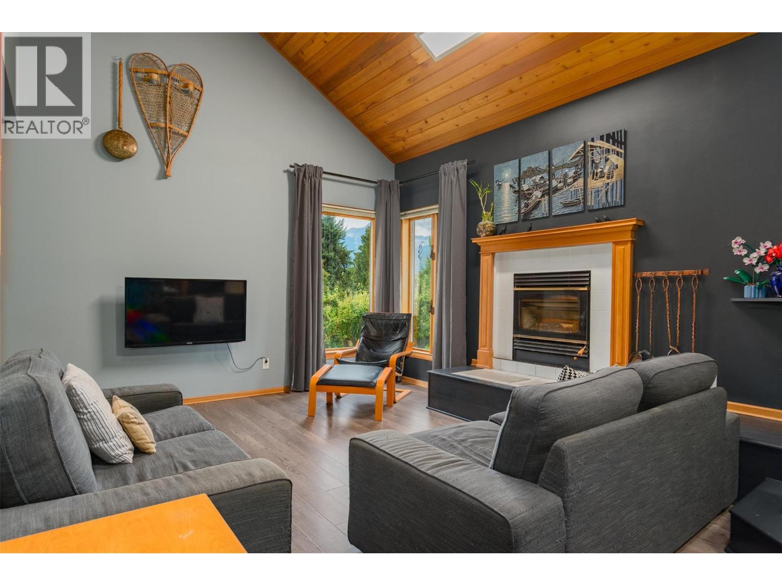 611 7th Street, Kaslo