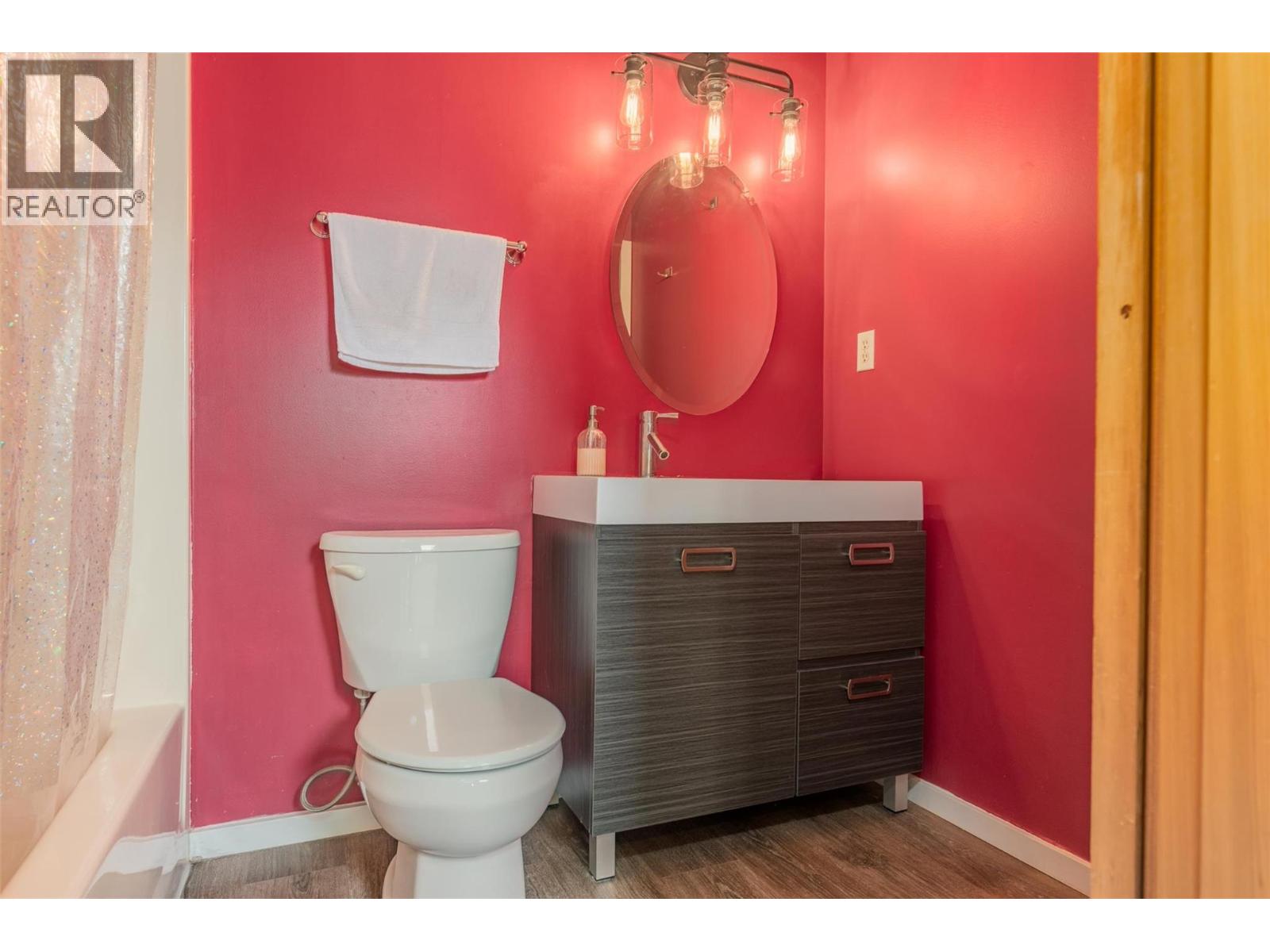 611 7th Street, Kaslo