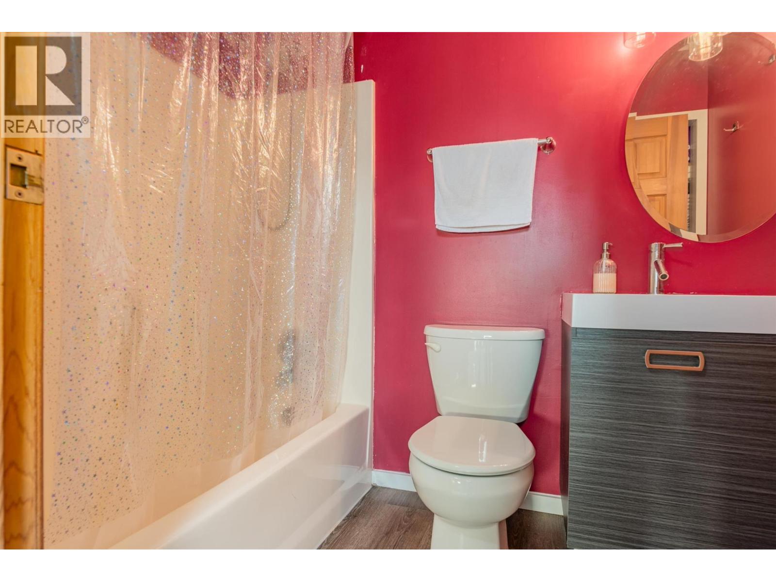 611 7th Street, Kaslo