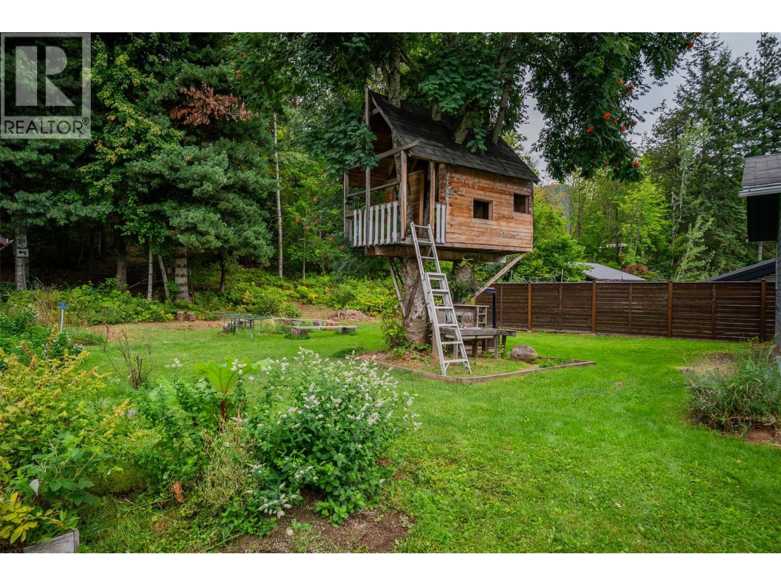 611 7th Street, Kaslo