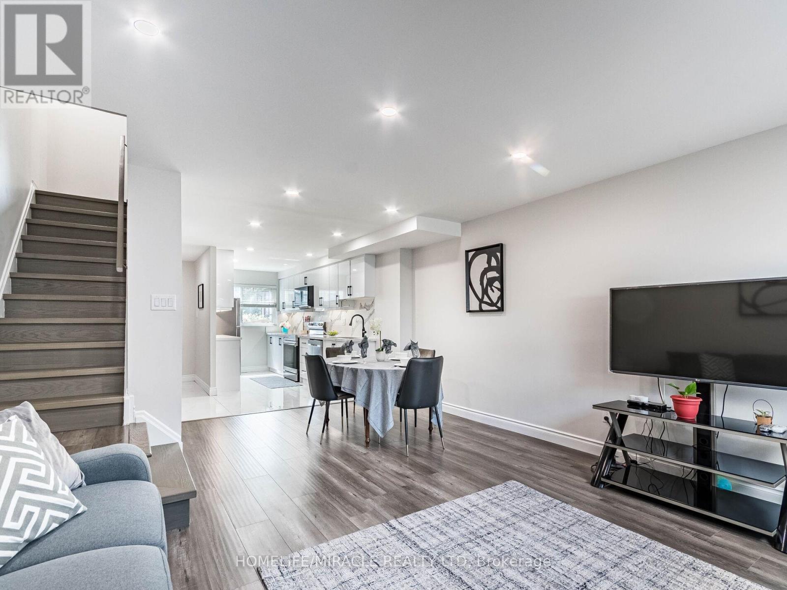 124 - 180 MISSISSAUGA VALLEY BOULEVARD