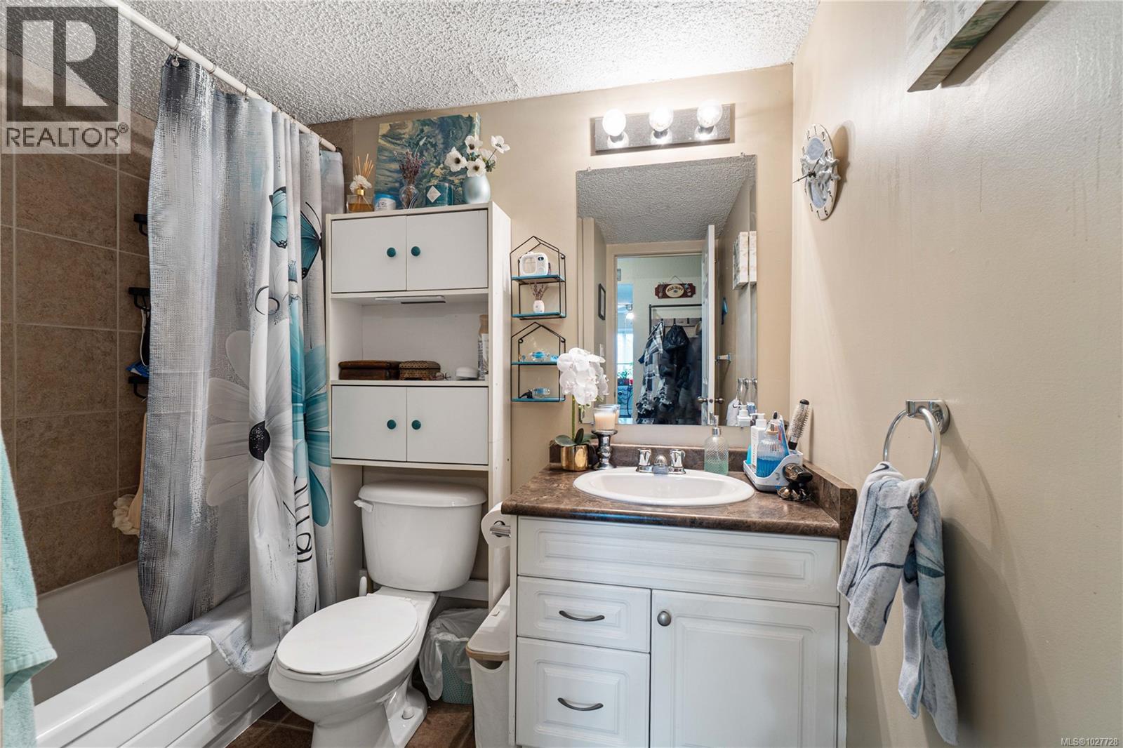 211 218 Bayview Ave, Ladysmith