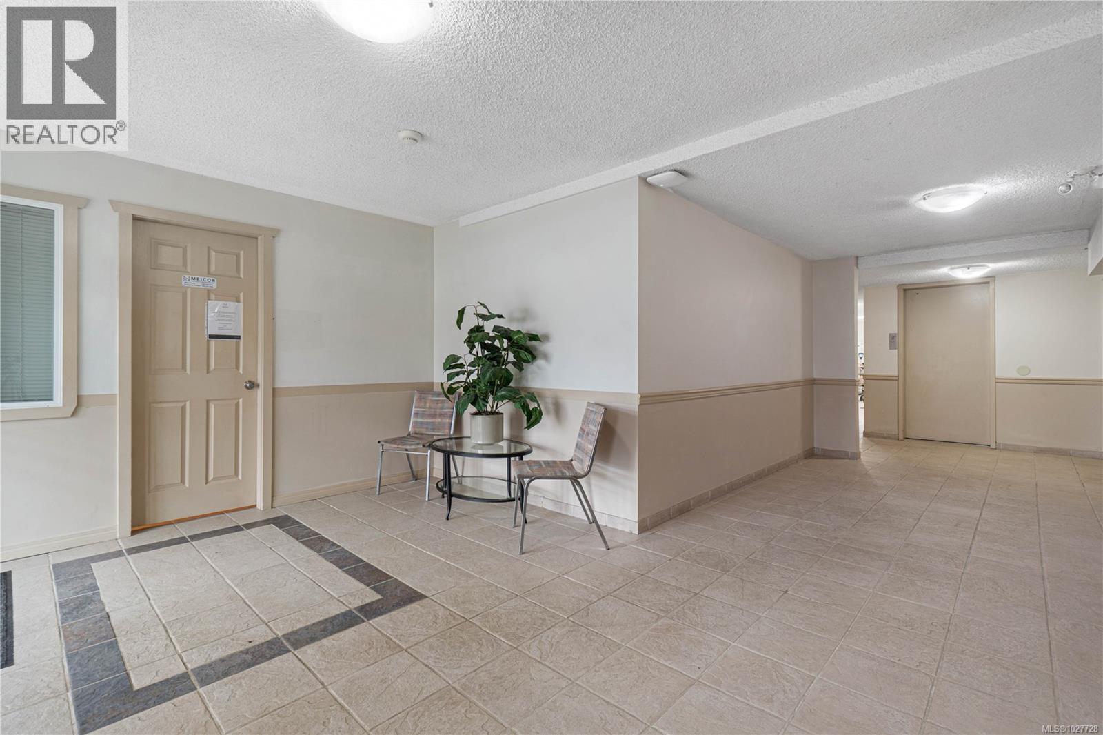 211 218 Bayview Ave, Ladysmith