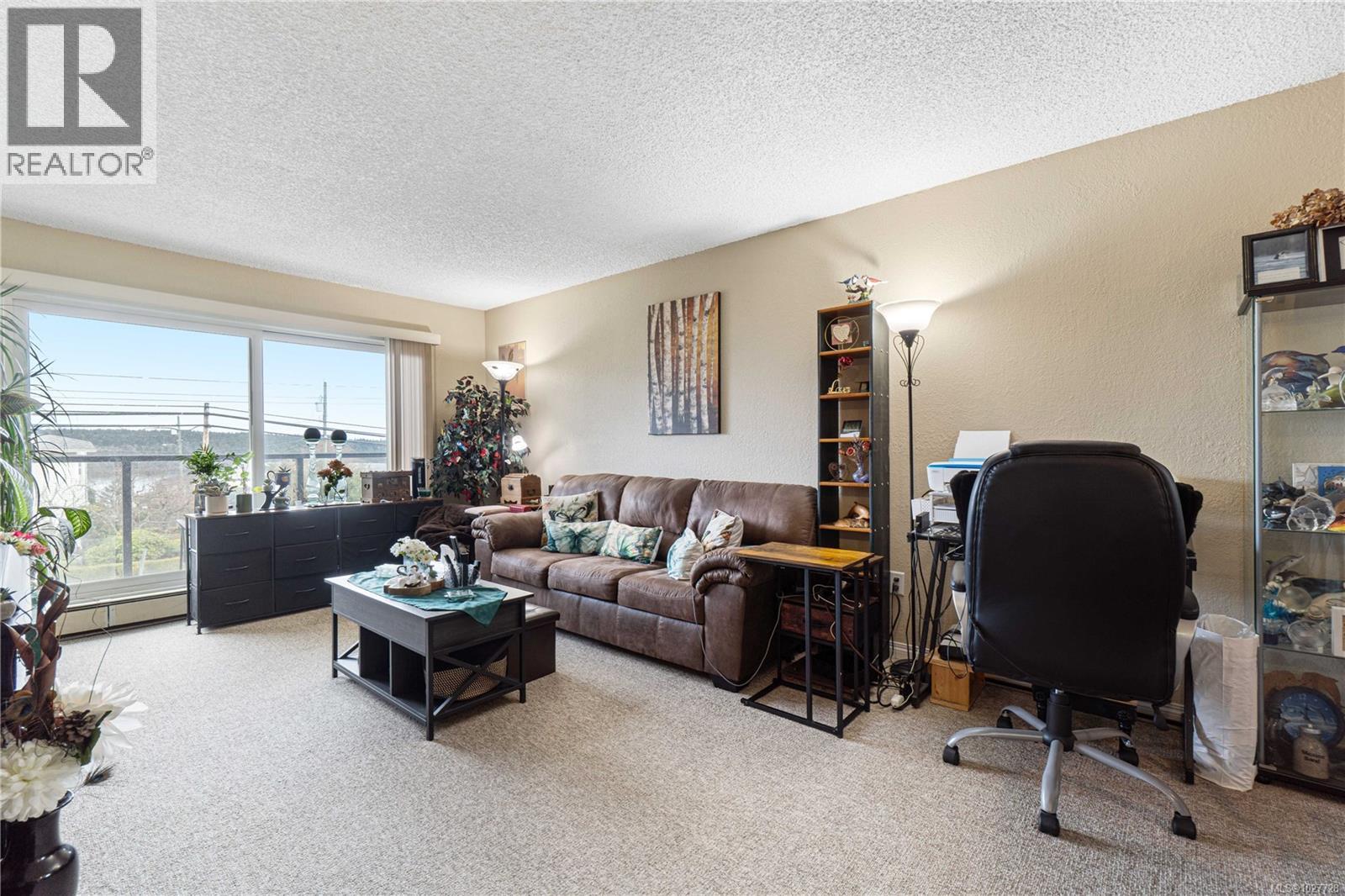 211 218 Bayview Ave, Ladysmith