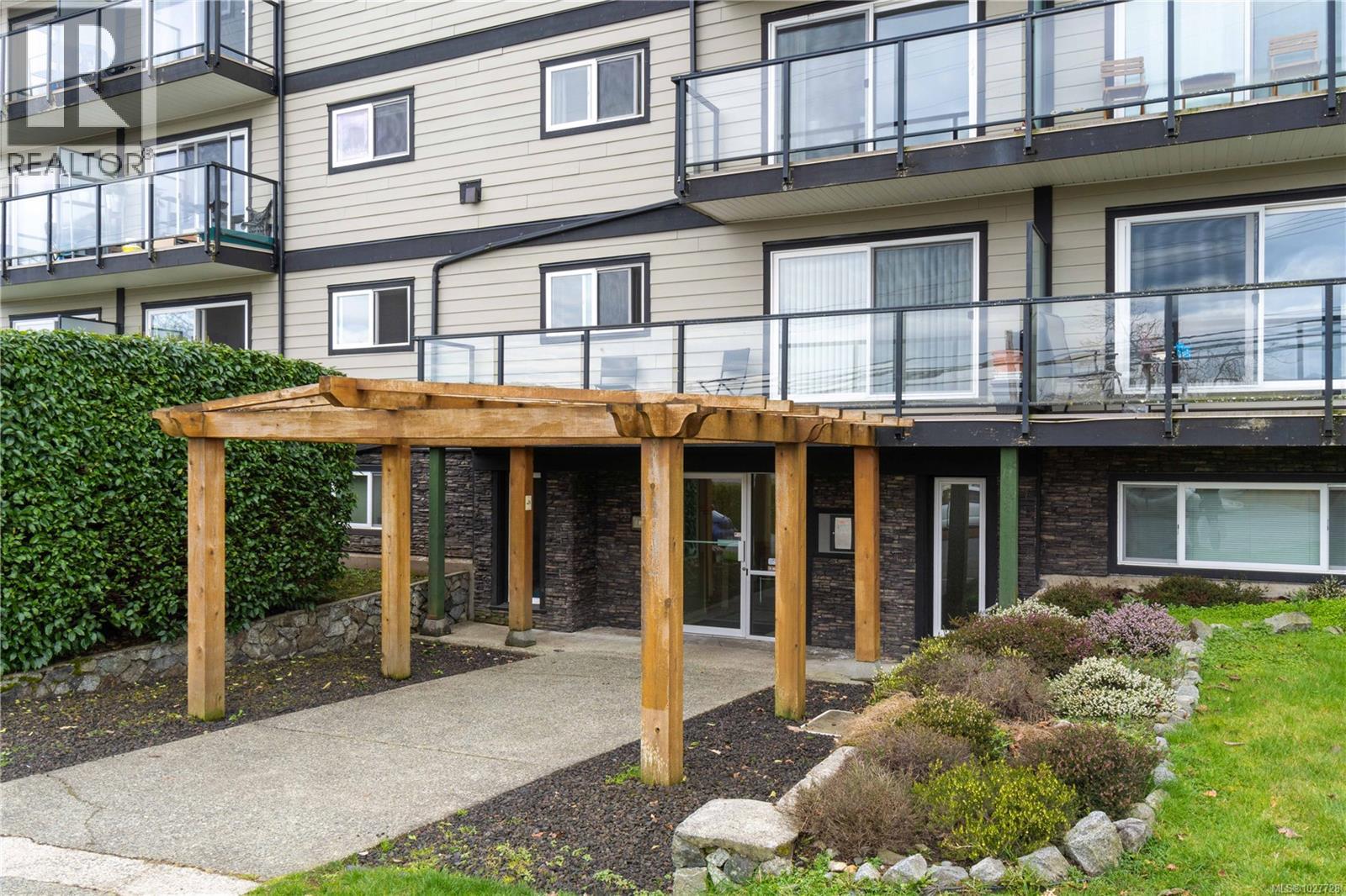 211 218 Bayview Ave, Ladysmith