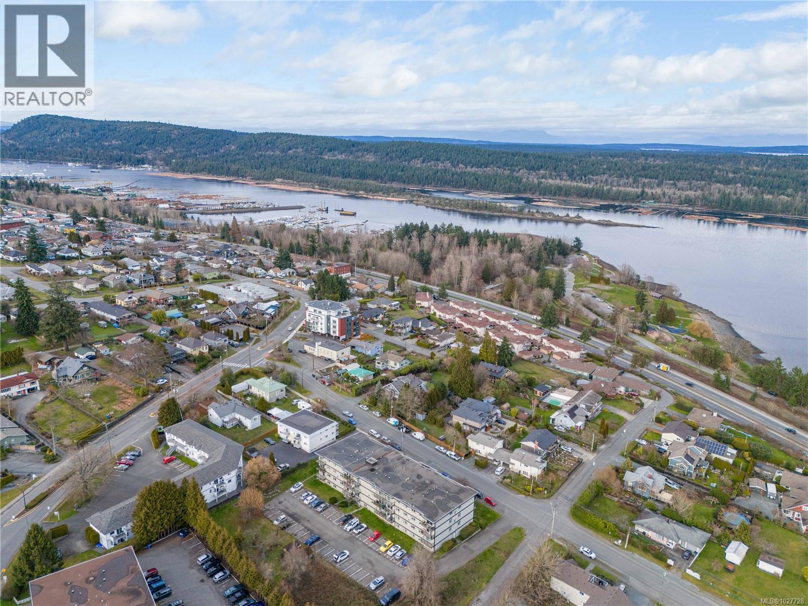 211 218 Bayview Ave, Ladysmith