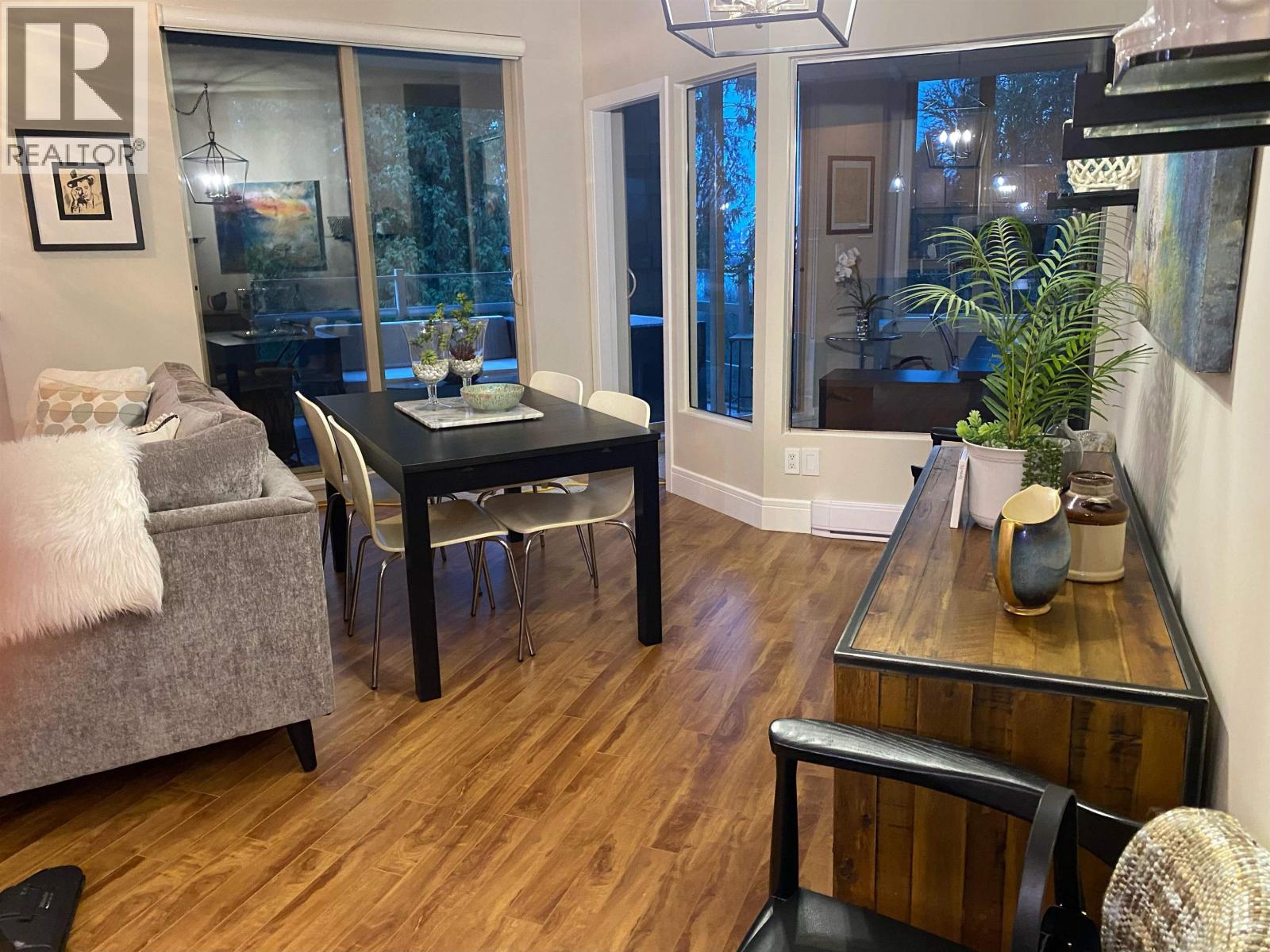 301 560 RAVEN WOODS DRIVE, North Vancouver