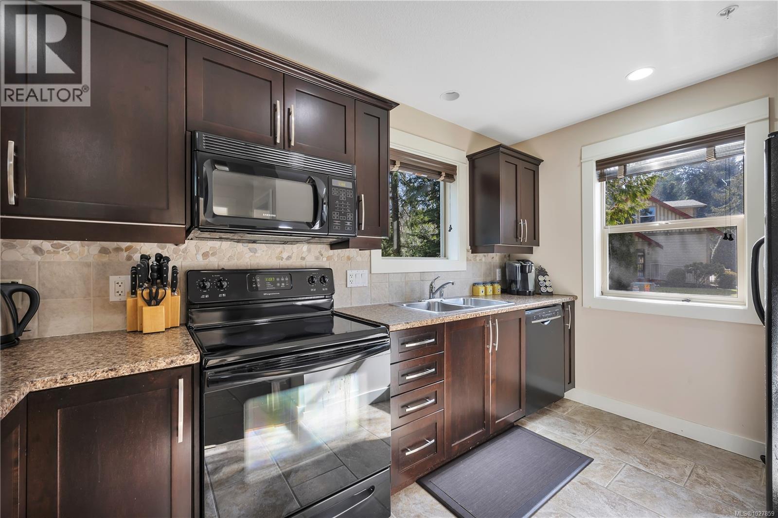 222 1130 Resort Dr, Parksville