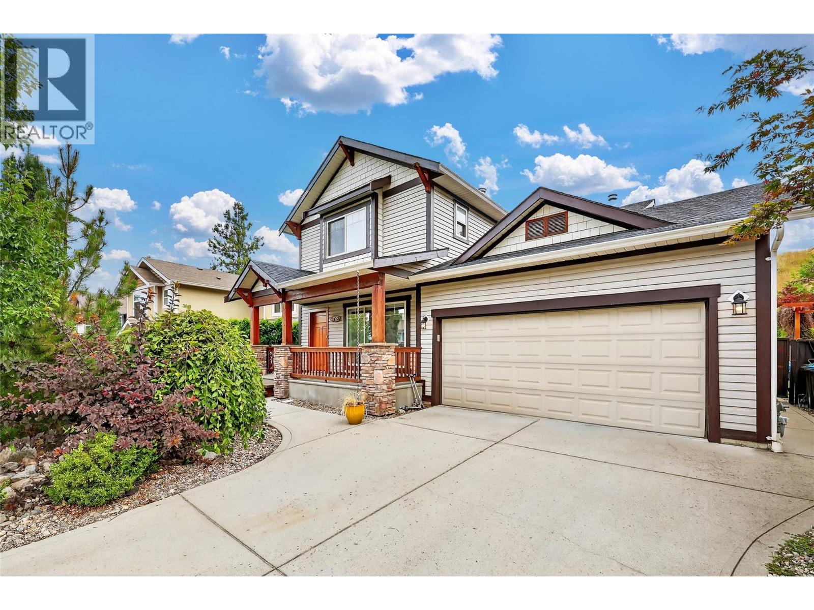 982 Paret Crescent - 1