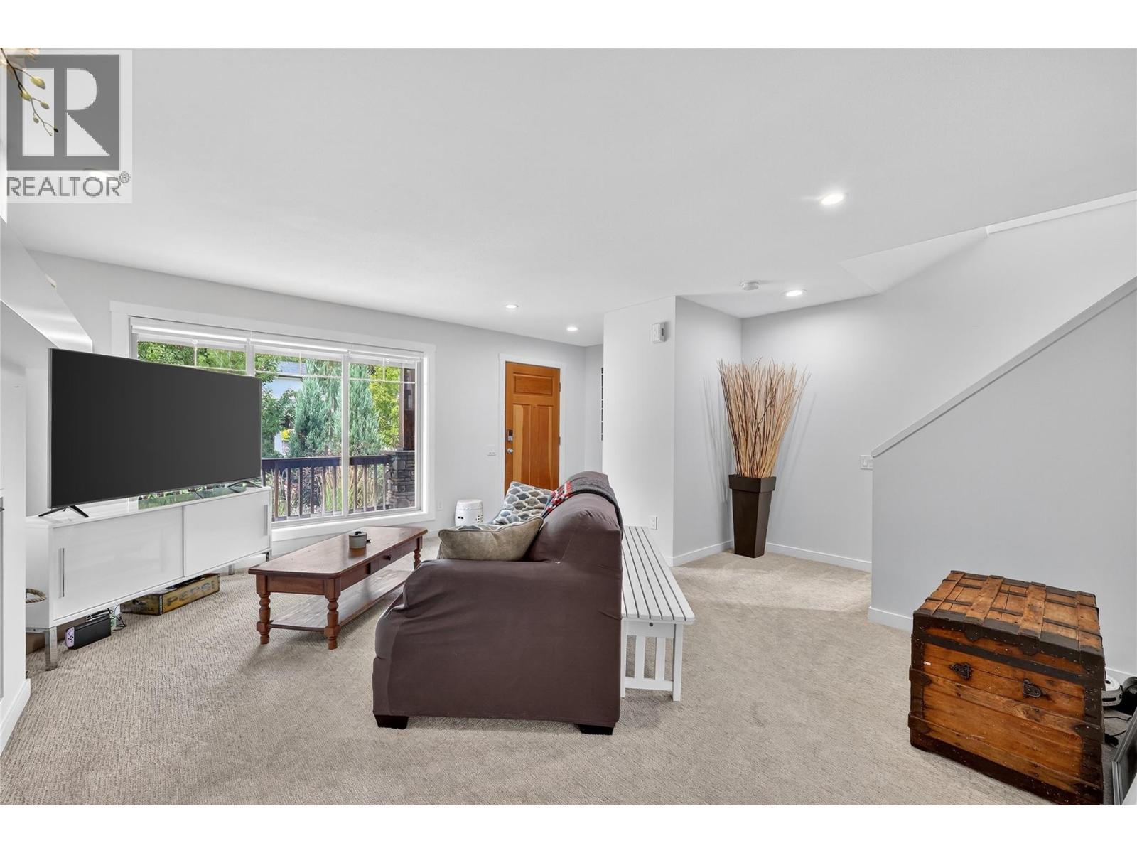 982 Paret Crescent, Kelowna