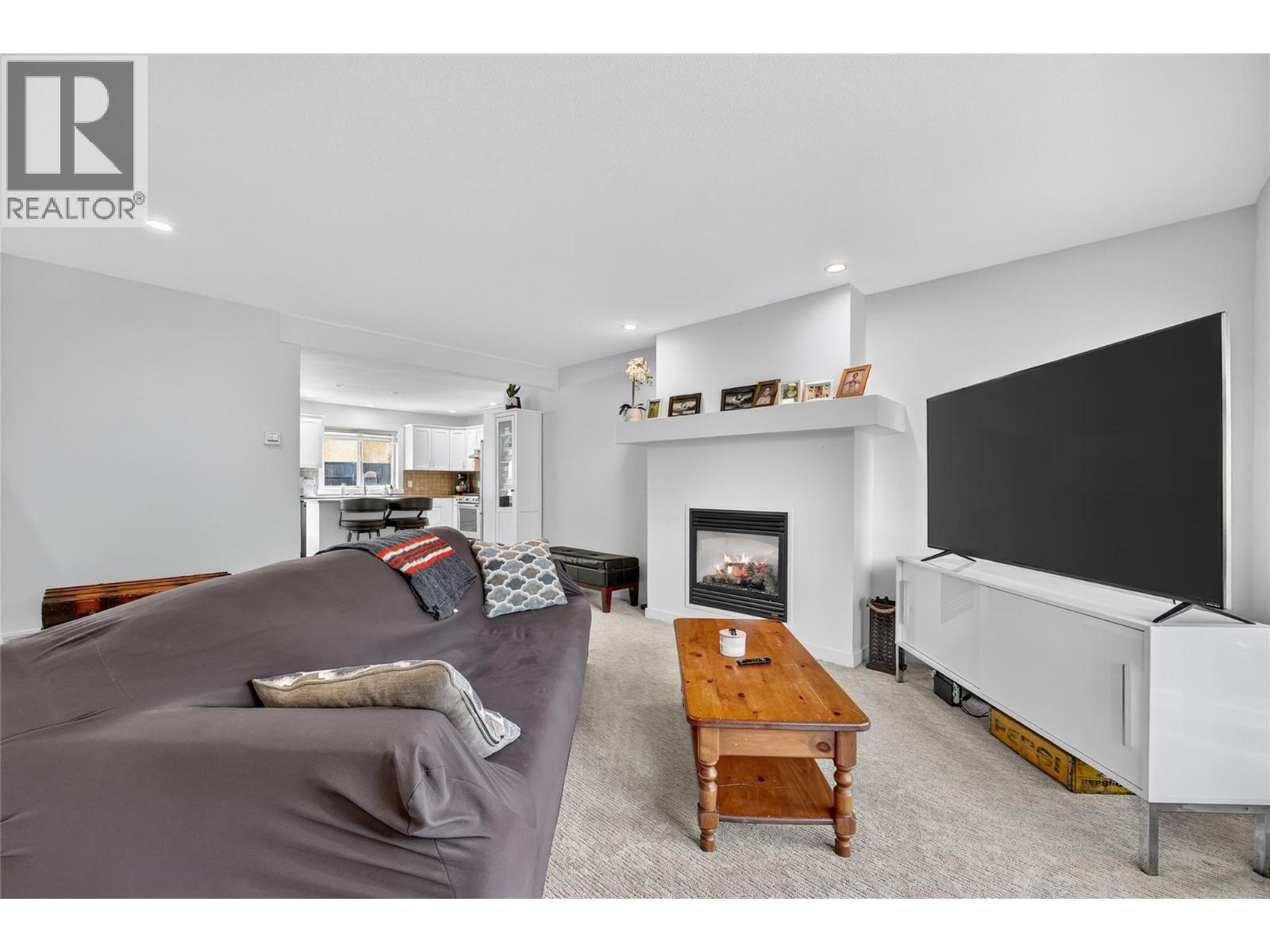 982 Paret Crescent - 11
