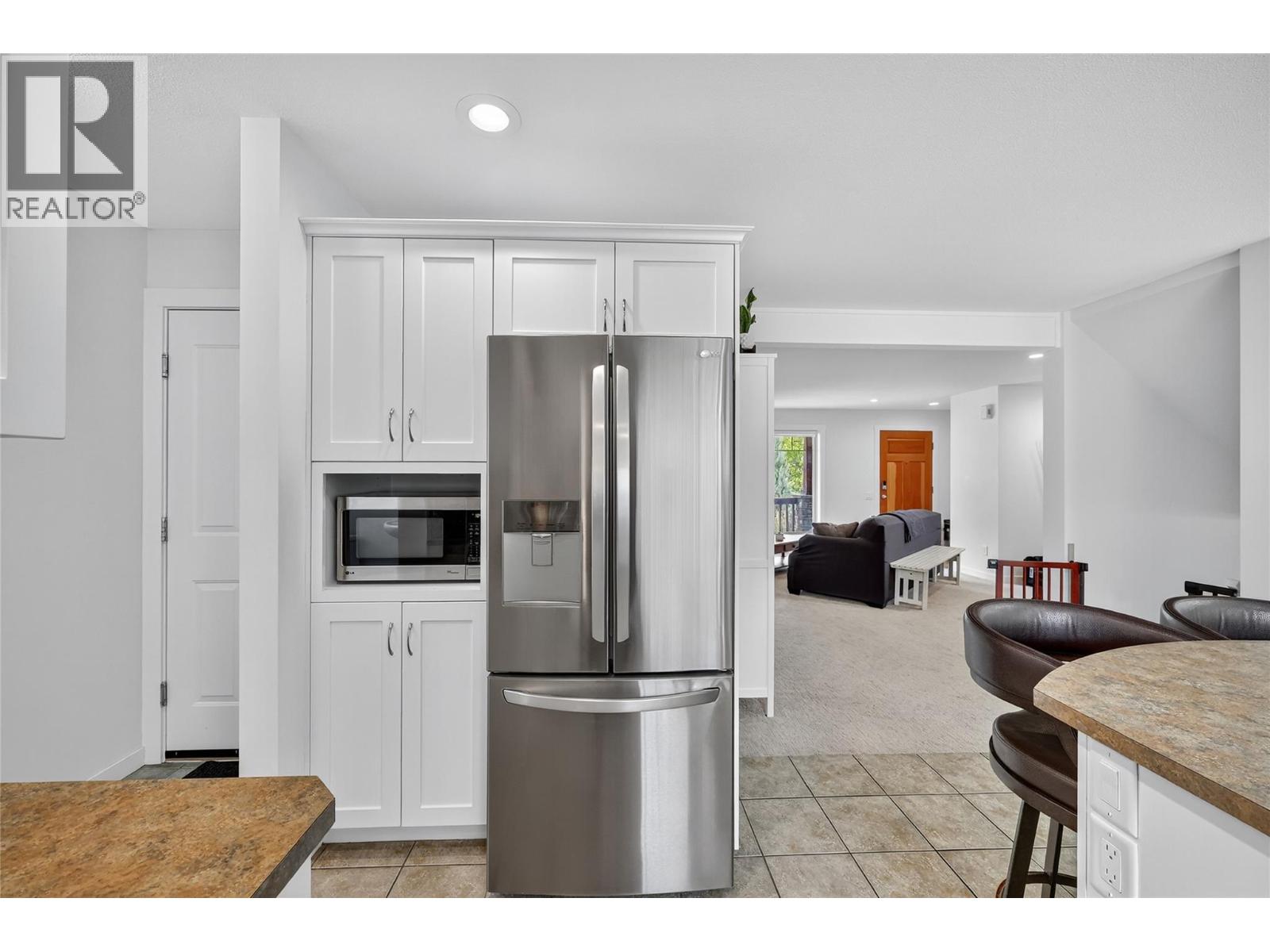 982 Paret Crescent, Kelowna