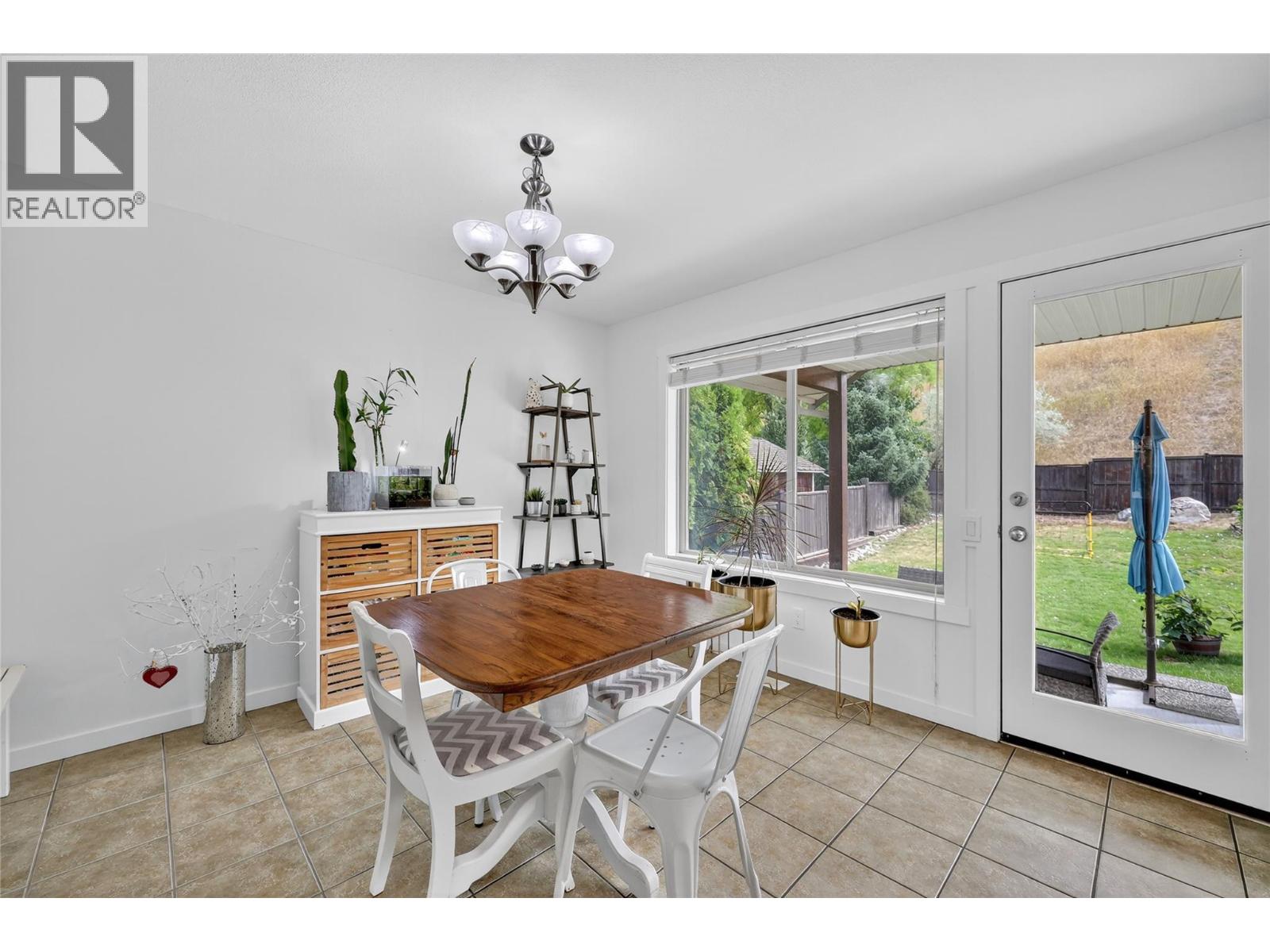 982 Paret Crescent, Kelowna