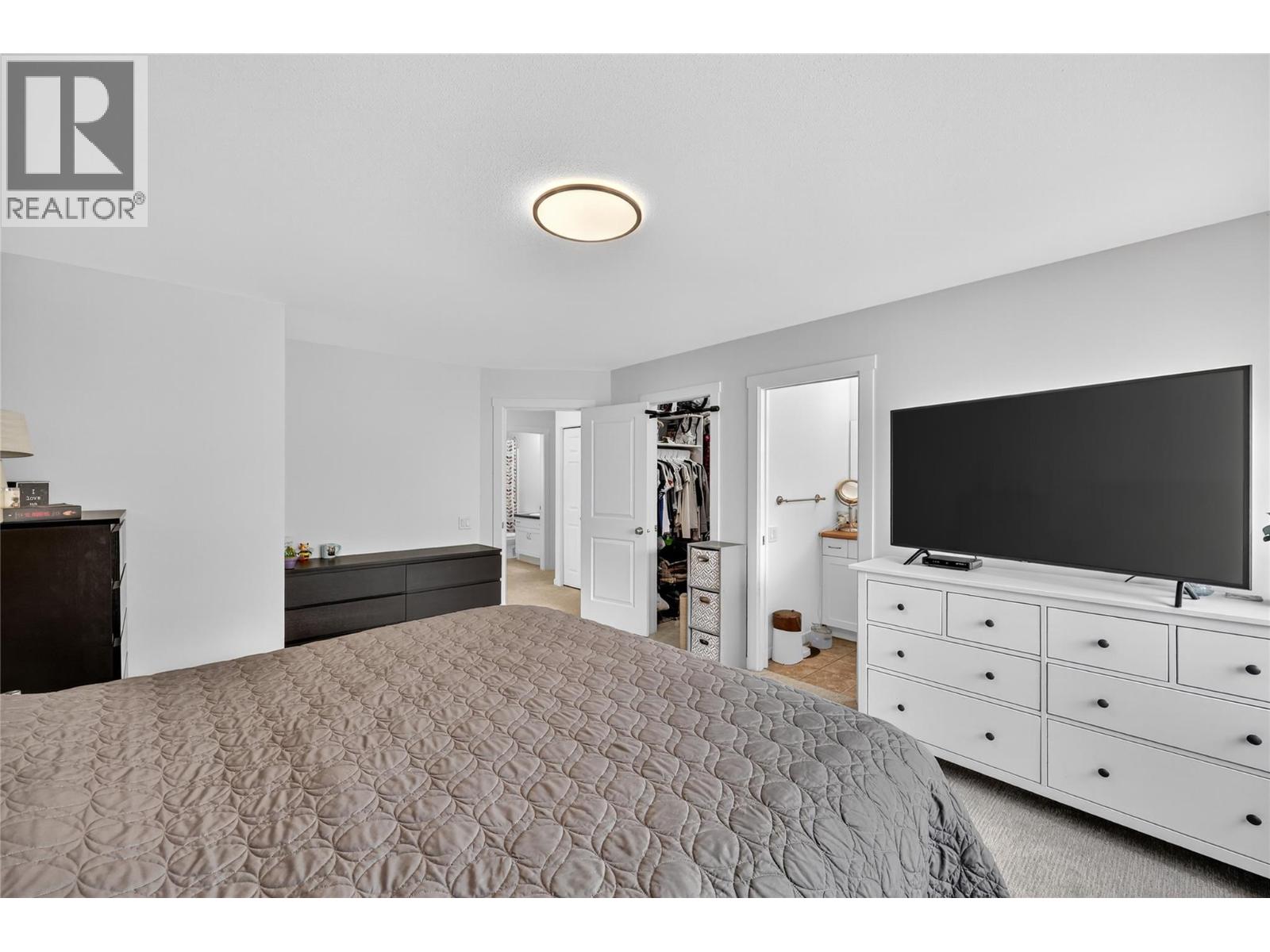 982 Paret Crescent, Kelowna