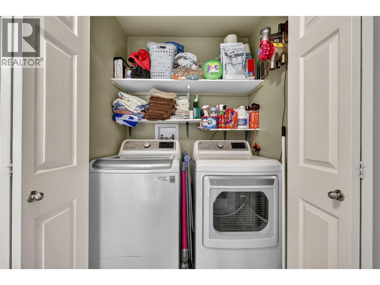 982 Paret Crescent, Kelowna