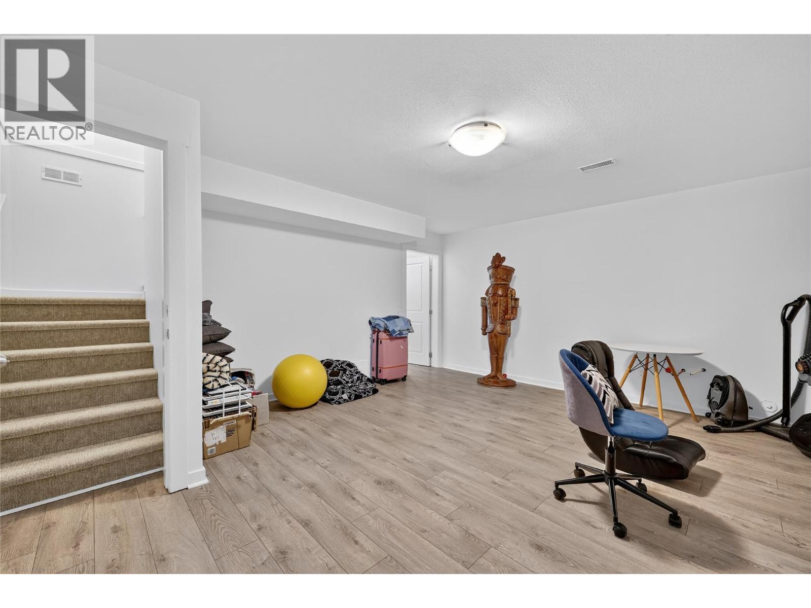 982 Paret Crescent, Kelowna