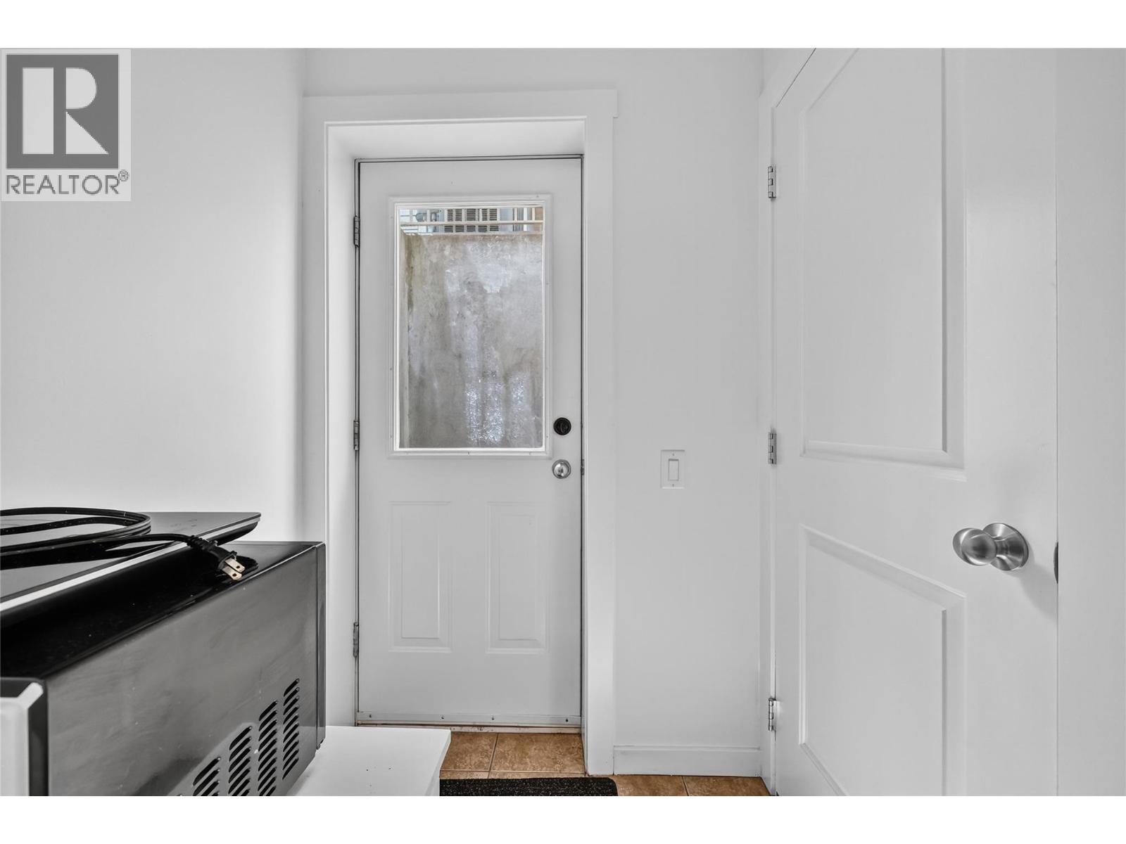 982 Paret Crescent, Kelowna